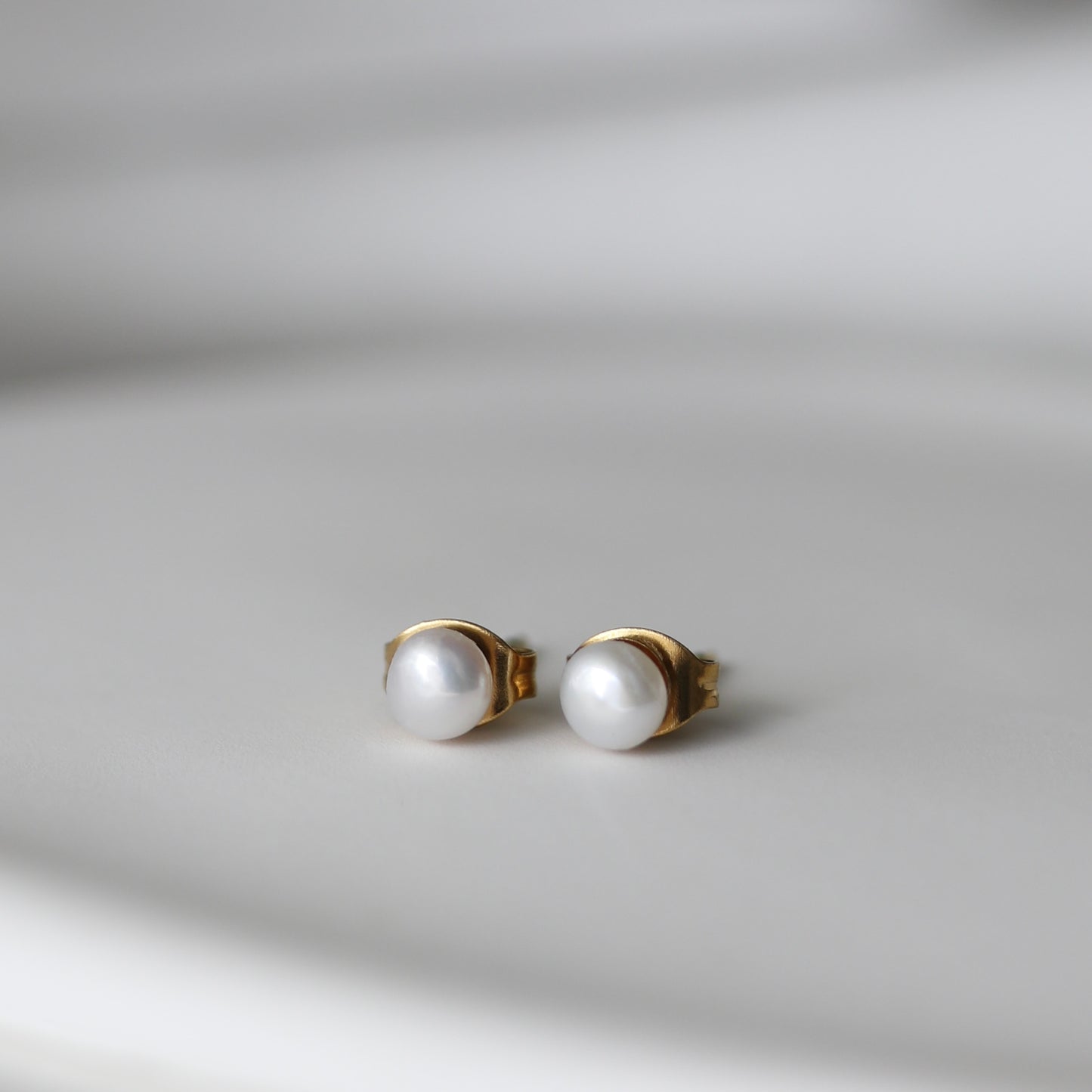 MARIS 4mm Ohrringe